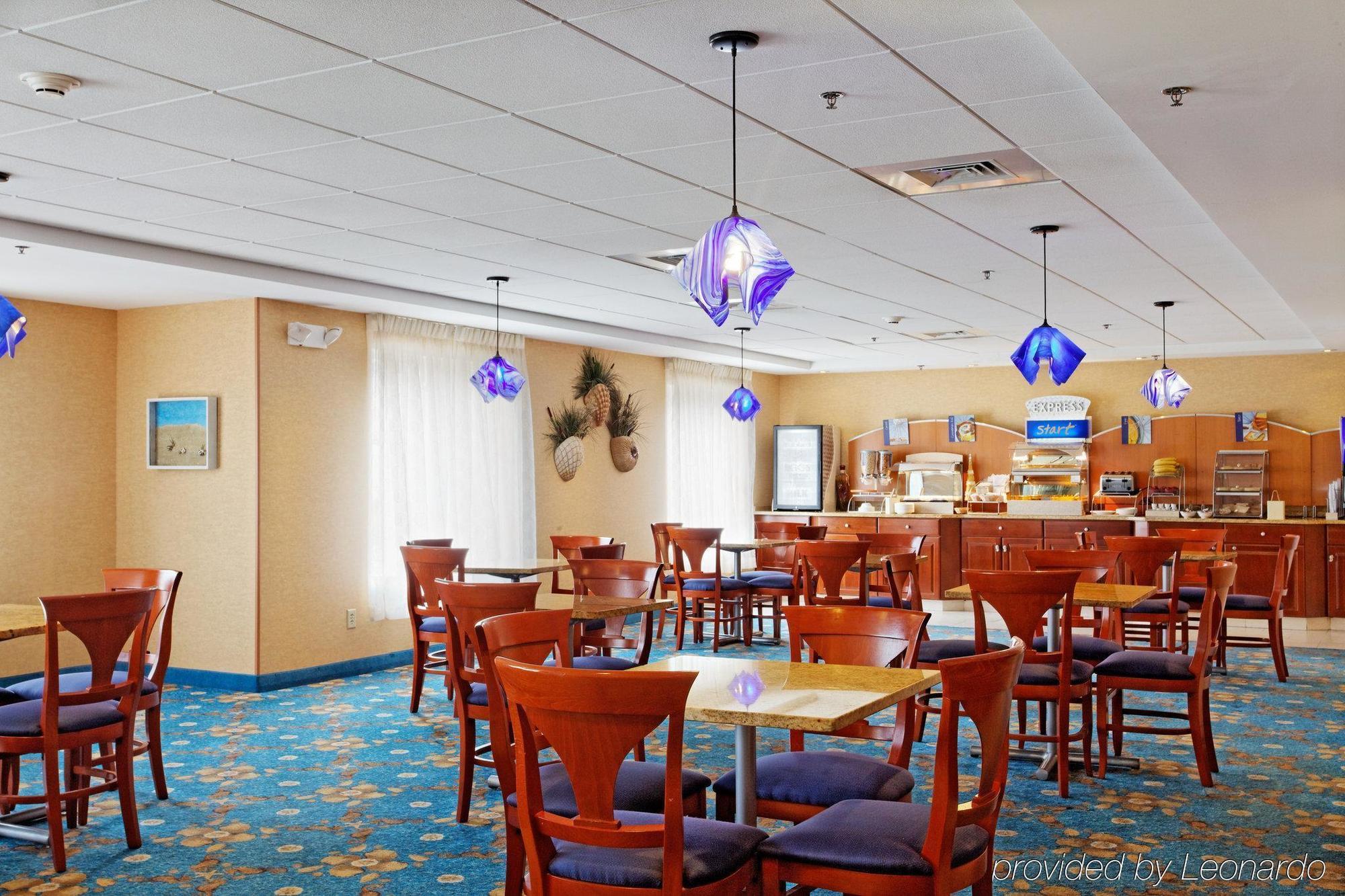 Holiday Inn Express Branford-New Haven By Ihg Restaurant photo